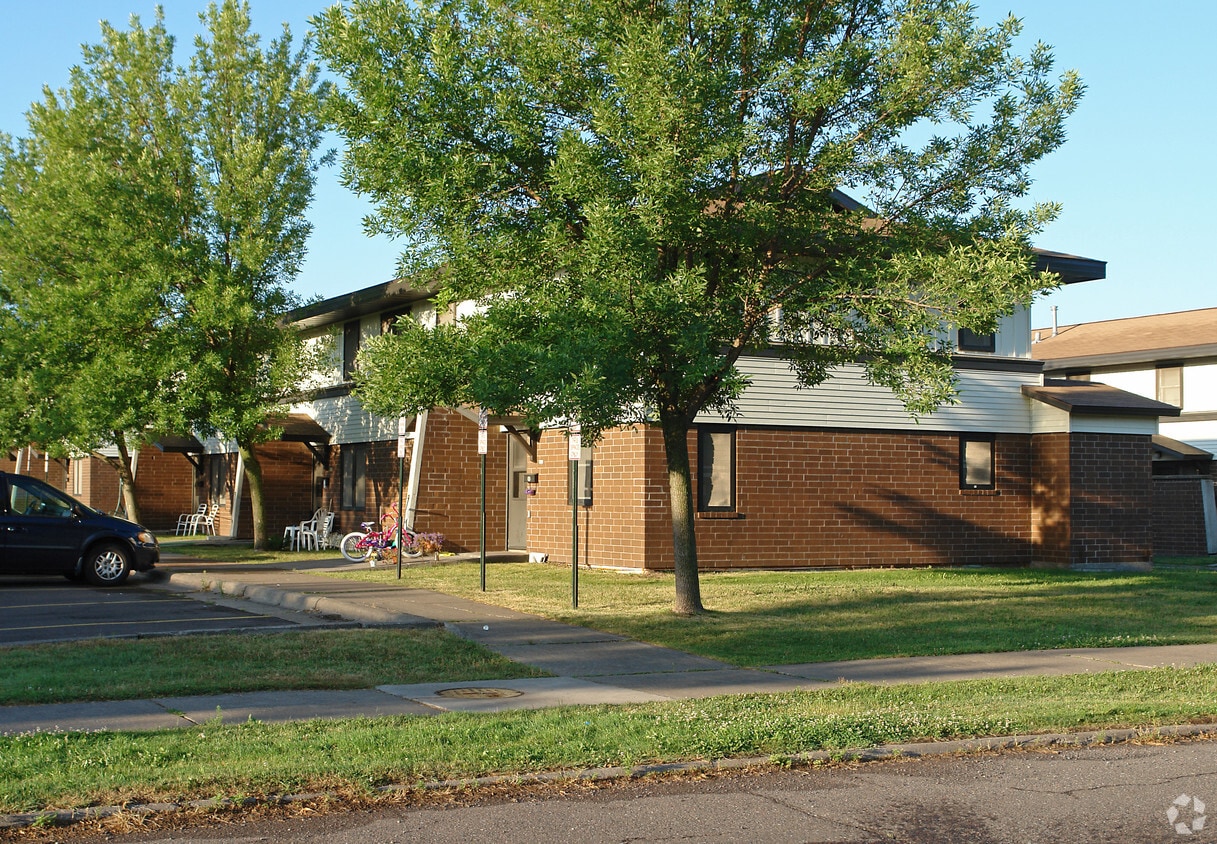 701711 Cumming Ave, Superior, WI 54880 Apartments in Superior, WI