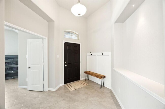 Building Photo - 3039 Forest Creek Dr
