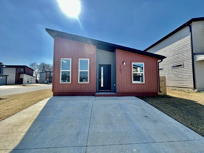 Building Photo - 1101 States Ave