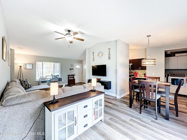 Foto del edificio - 1614 Earlham Ave NW