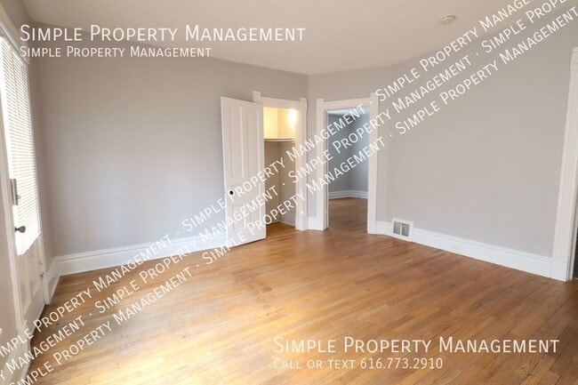 Building Photo - Nice 2 Bedroom 1 Bath In Heritage Hill