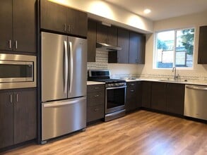 Building Photo - 14311 Stone Ave N