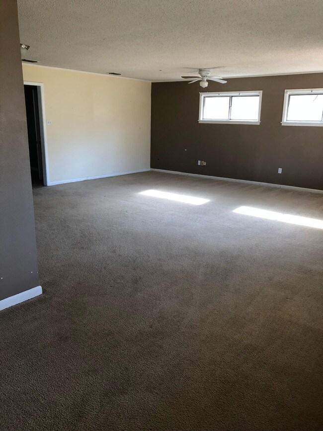 Foto del edificio - 1204 Waller Ave