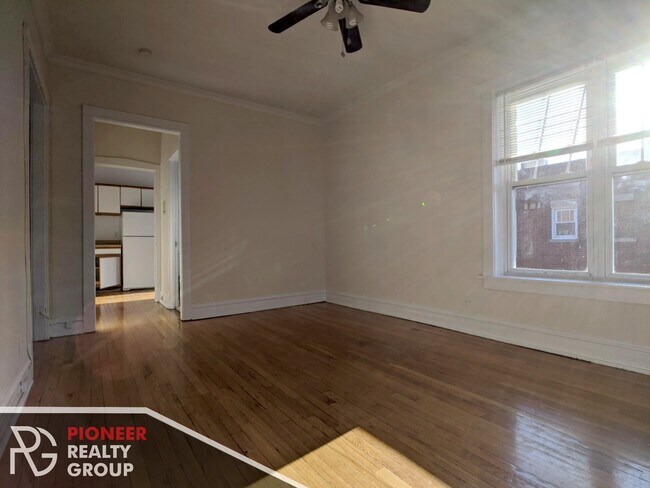 Foto del edificio - 947 W Cornelia Ave