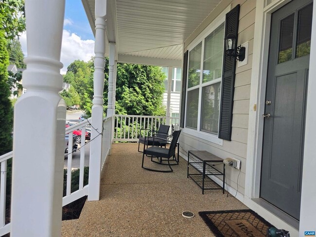 Building Photo - 2441 Winthrop Dr