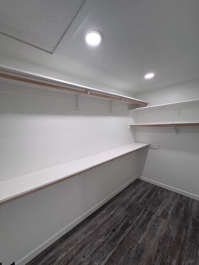 Foto del edificio - 202 E Plum St