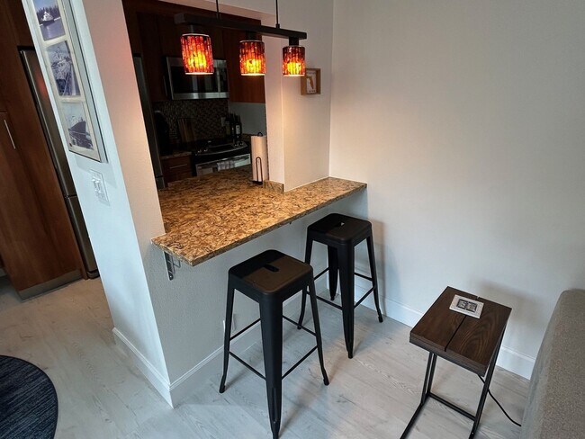 Building Photo - 1 Bedroom 1 Bath Condo Sandy Cove II Short...