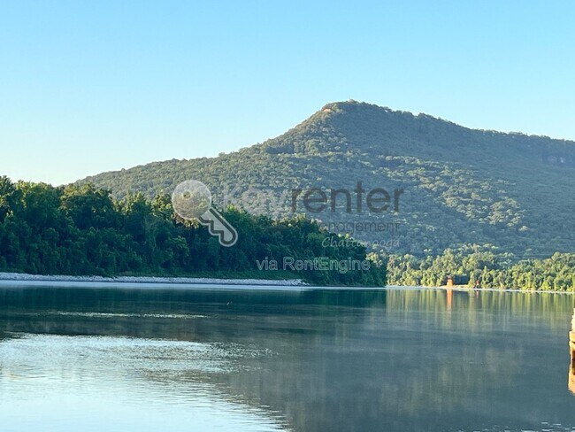Foto del edificio - 3166 Waterfront Dr