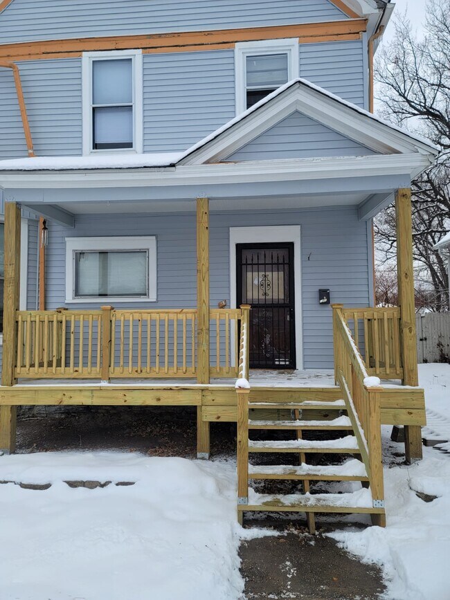 Building Photo - 1360 Selby Ave