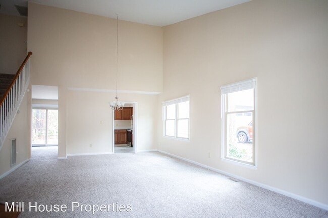 Building Photo - 3 br, 3 bath House - 11 Lark Circle
