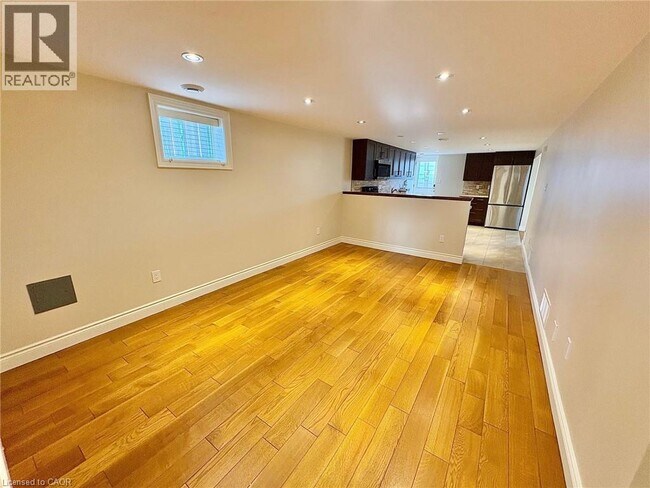 Photo du bâtiment - 1491 Brenner Crescent