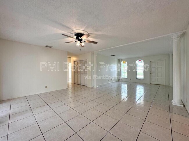 Building Photo - 1292 Essex Dr