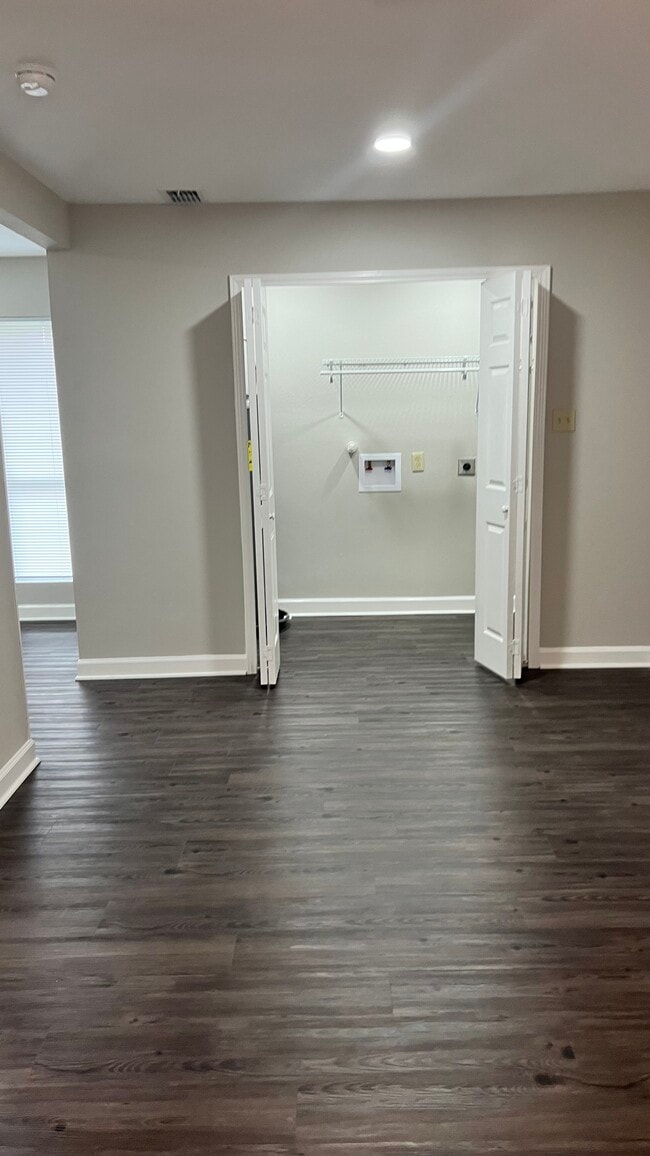 Building Photo - 5914 Magnes Ln