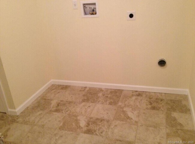 Building Photo - 22 Braeburn Ln