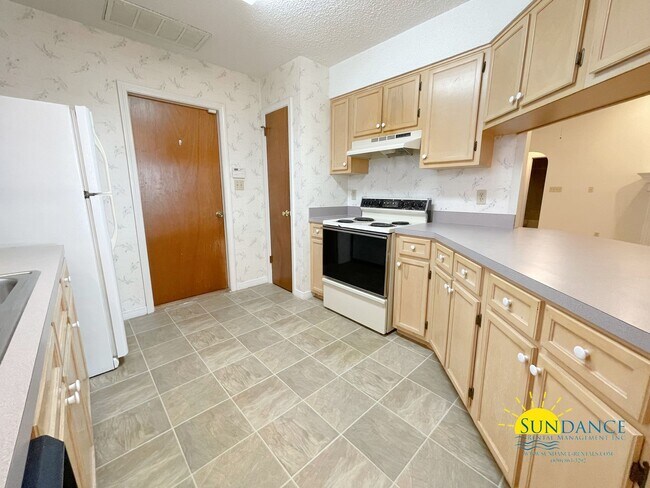 Building Photo - Lovely 3 Bedroom Home in Shalimar