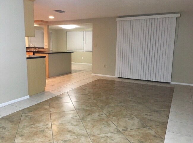 Building Photo - 3415 Allandale Dr