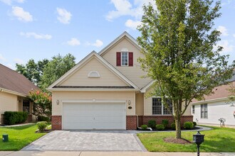 Building Photo - 33 Tallman Ln