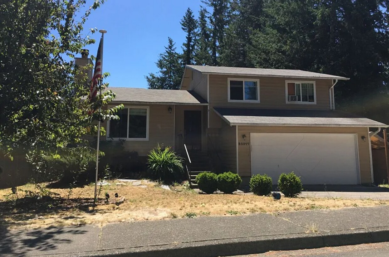 Foto del edificio - Spacious Tri-Level Home in Maple Valley