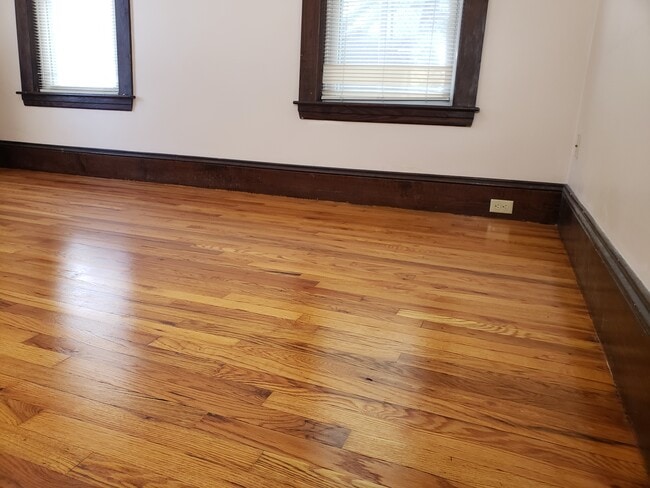 Building Photo - 21 Waverly St