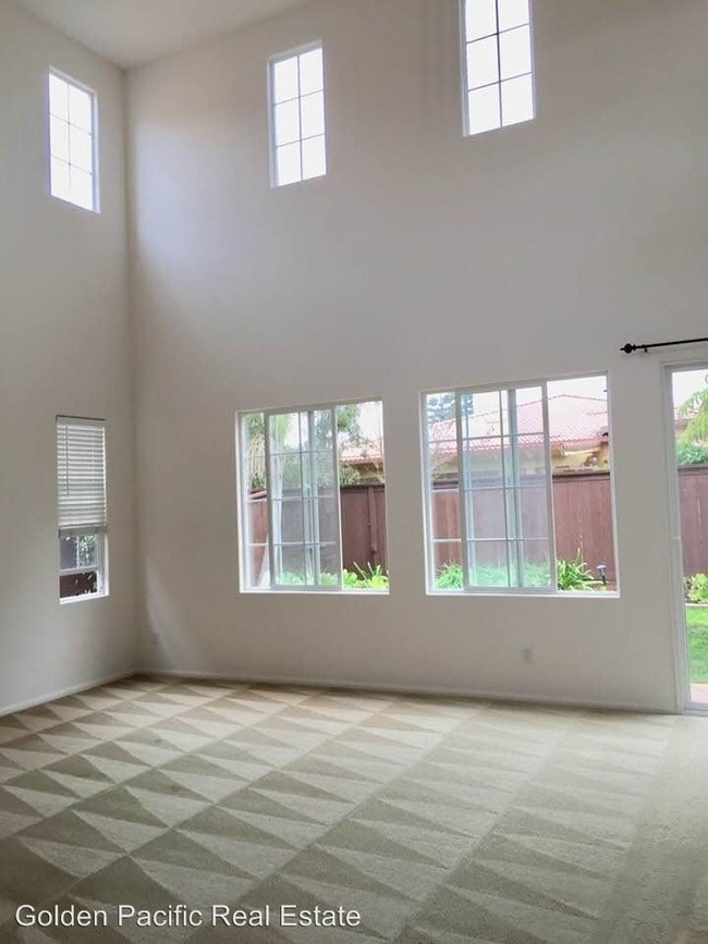 Foto del edificio - 4 br, 3 bath House - 547 Echo Lane