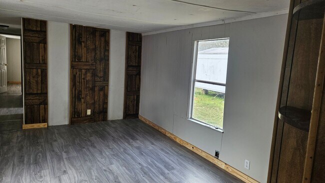 Foto del edificio - 2 bed 1 bath mobile home for rent