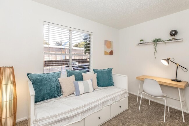 Building Photo - 2502 Babcock Rd