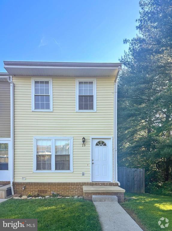 Building Photo - 19 Swallow Ct