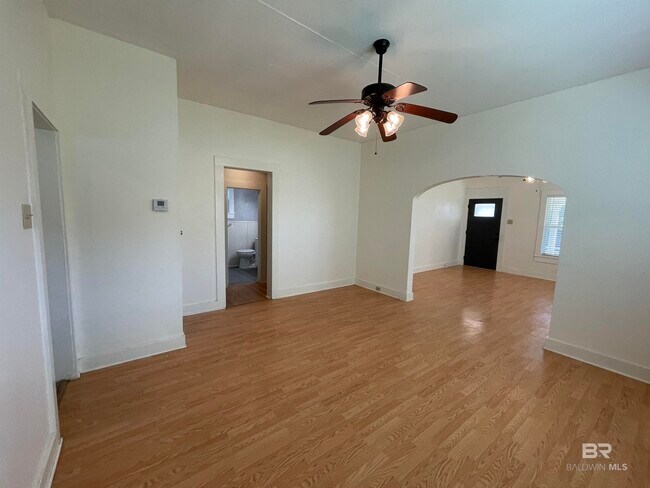 Foto del edificio - 207 NW 1st St