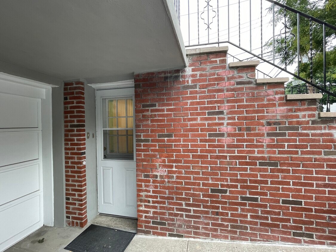Private Entrance - 6030 69th Pl