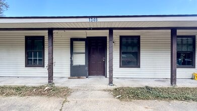 Building Photo - 1346 S Post Oak Rd