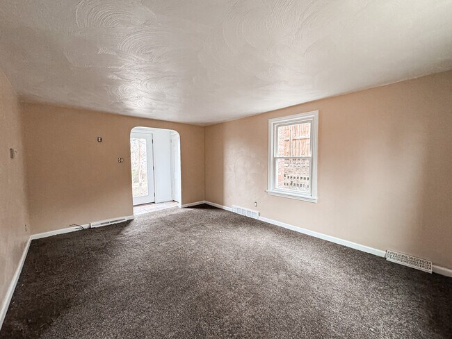 Building Photo - 308 Gumbert St