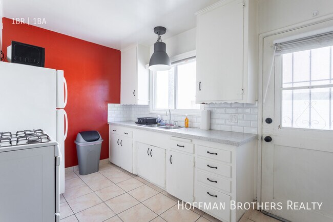 Foto del edificio - 12423 1/2 Chandler Blvd