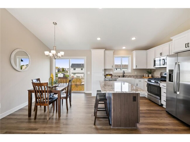 Building Photo - 502 66th Ct