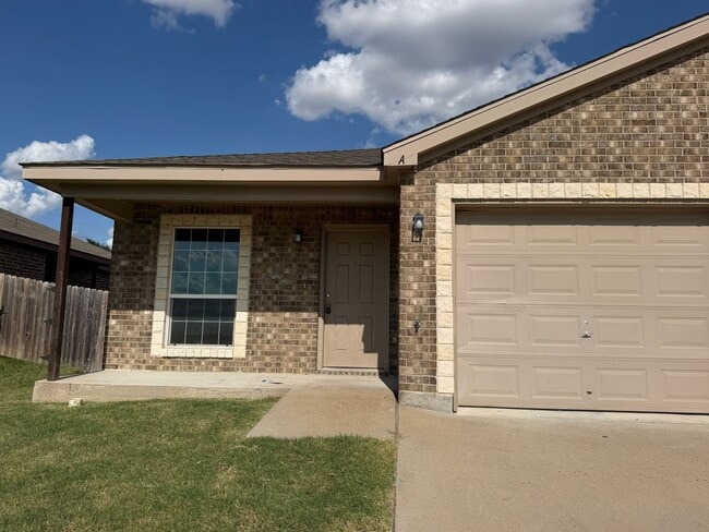 Building Photo - 403 Olaf Dr
