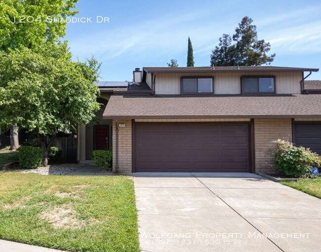 Building Photo - 1204 Shaddick Dr