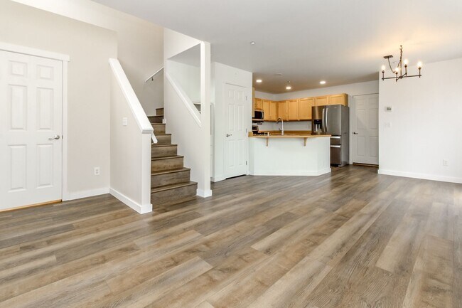 Building Photo - Two Bedroom DuPont Home with AC