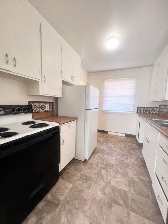 Building Photo - Large 2 bedroom, 2 bath Duplex with Attached 1 car garage in West Loveland, CO