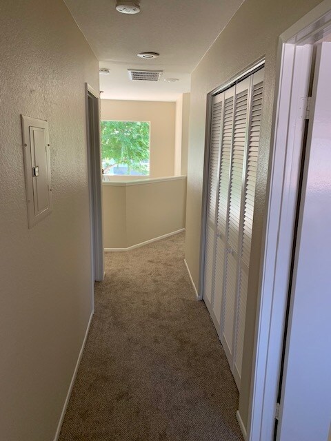 Building Photo - 491 Springbrook N