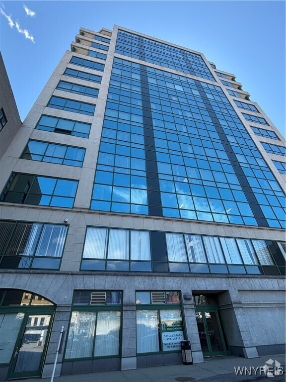 Building Photo - 610 Main St