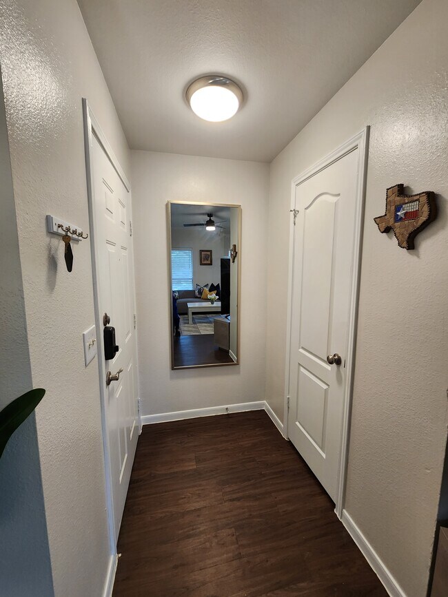 Entryway - 6000 Shepherd Mountain Cv