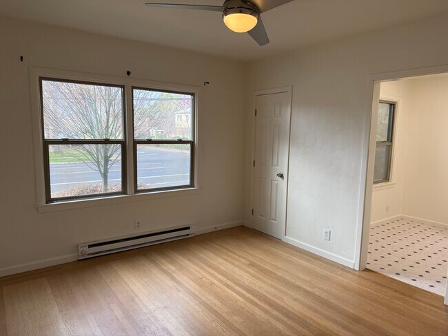 Foto del edificio - 3143 Freeport Blvd