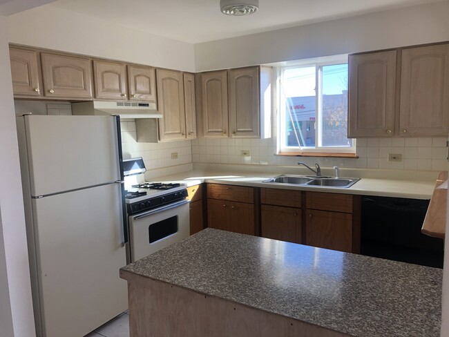 Foto del edificio - 1326 E 159th St