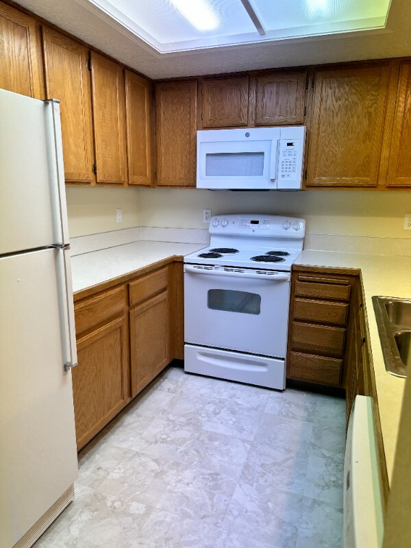 Building Photo - 2112 S Juniper St