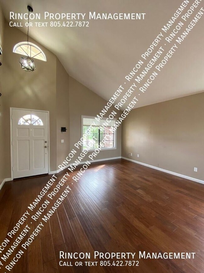 Building Photo - Woodside Cottages Ventura *4 Bedrooms/3 Ba...