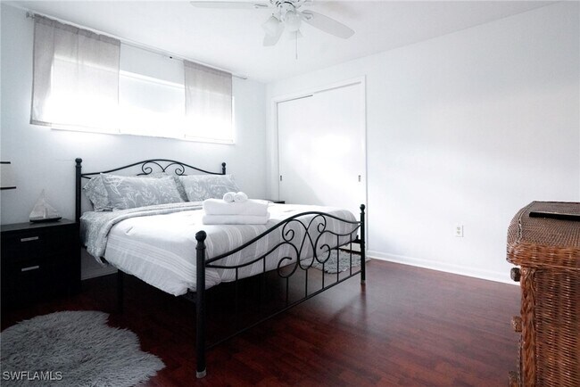 Foto del edificio - 1351 Oaklawn Ct