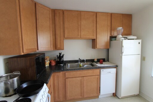 Building Photo - 568 S 33rd St