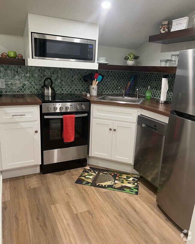 Las Vegas Apartments under 2,500 Oklahoma City, OK 3 Rentals