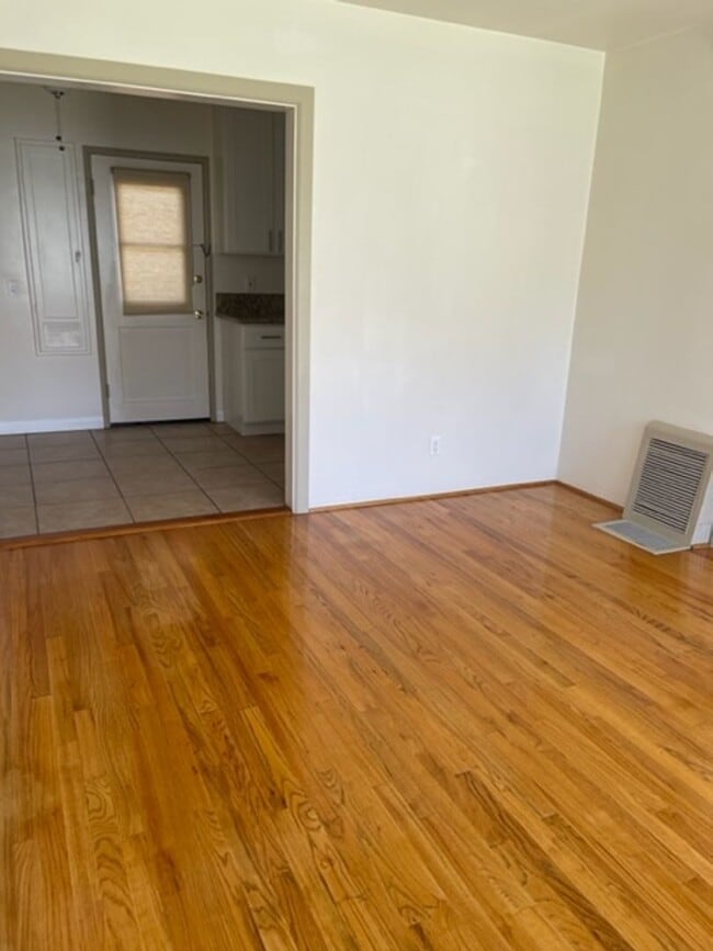 Foto del edificio - 5517-5519 Inglewood Blvd.