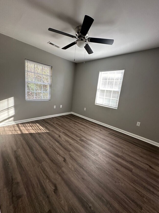 Foto del edificio - 800 Tennessee Nursery RD NW