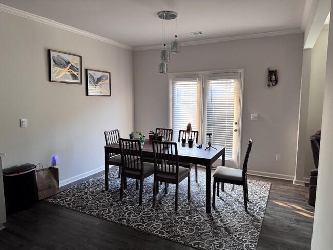 Building Photo - 1919 Aquinas Ct